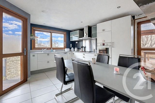 maison à vendre - 5 pièces - 175.0 m2 - CHATEL GUYON - 63 - AUVERGNE - Century 21 Agence Girard