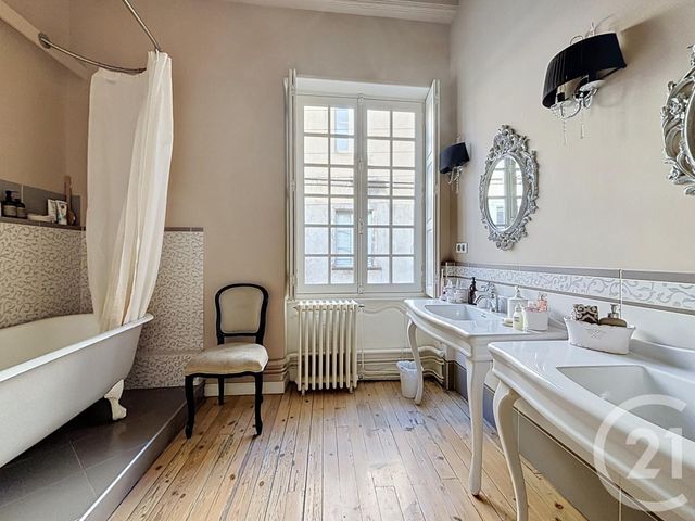 Appartement F6 à vendre - 6 pièces - 195.0 m2 - RIOM - 63 - AUVERGNE - Century 21 Agence Girard