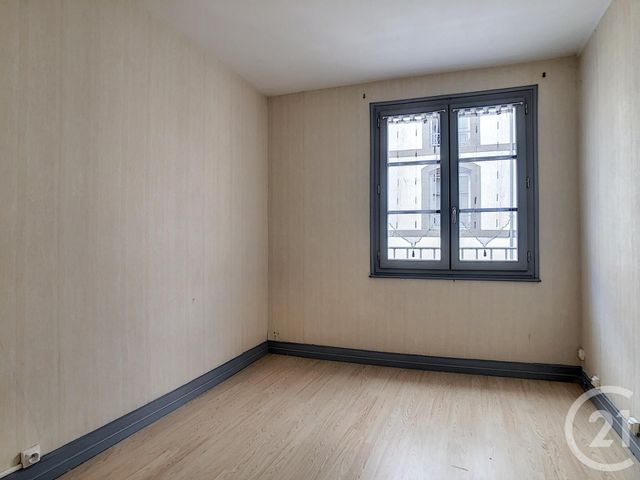 Appartement F4 à vendre - 4 pièces - 72.0 m2 - RIOM - 63 - AUVERGNE - Century 21 Agence Girard Appartement F4 à vendre - 4 pièces - 72.0 m2 - RIOM - 63 - AUVERGNE - Century 21 Agence Girard