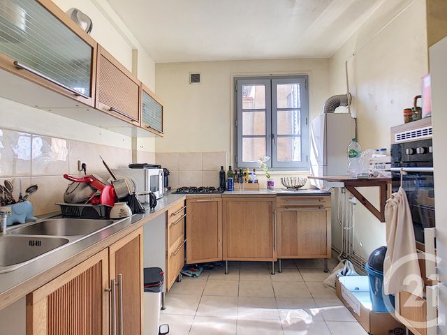 Appartement F4 à vendre - 4 pièces - 72.0 m2 - RIOM - 63 - AUVERGNE - Century 21 Agence Girard Appartement F4 à vendre - 4 pièces - 72.0 m2 - RIOM - 63 - AUVERGNE - Century 21 Agence Girard