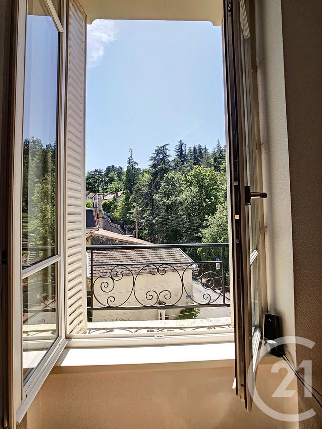 Appartement à vendre - 2 pièces - 44.5 m2 - CHATELGUYON - 63 - AUVERGNE - Century 21 Agence Girard Appartement à vendre - 2 pièces - 44.5 m2 - CHATELGUYON - 63 - AUVERGNE - Century 21 Agence Girard