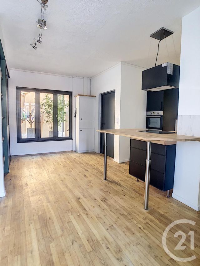 Afficher la photo en grand Appartement F3 à vendre - 3 pièces - 69.5 m2 - RIOM - 63 - AUVERGNE - Century 21 Agence Girard
