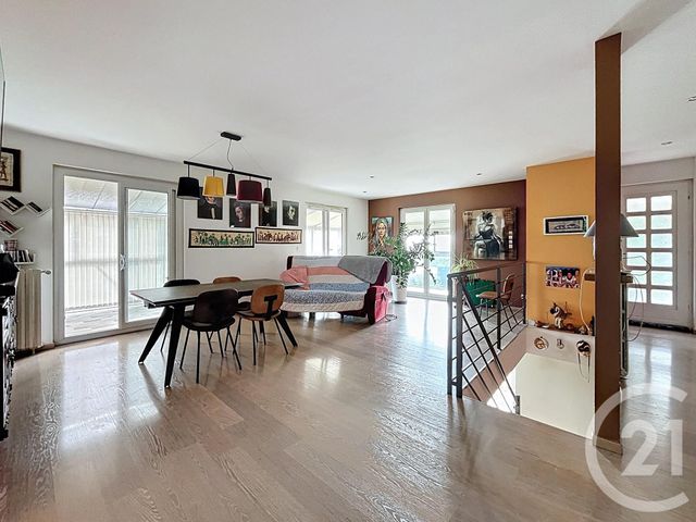 Afficher la photo en grand maison à vendre - 4 pièces - 145.04 m2 - CHATEL GUYON - 63 - AUVERGNE - Century 21 Agence Girard