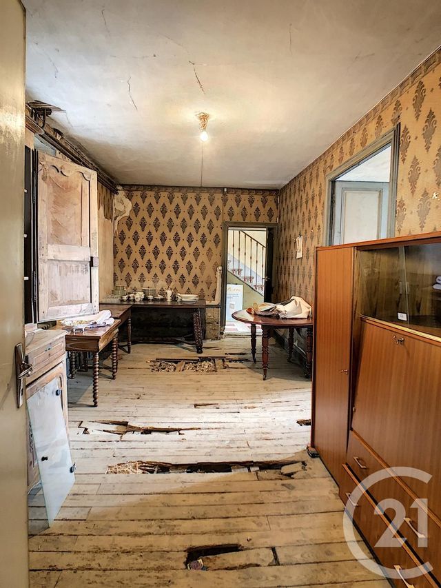 maison à vendre - 8 pièces - 241.12 m2 - SURAT - 63 - AUVERGNE - Century 21 Agence Girard maison à vendre - 8 pièces - 241.12 m2 - SURAT - 63 - AUVERGNE - Century 21 Agence Girard