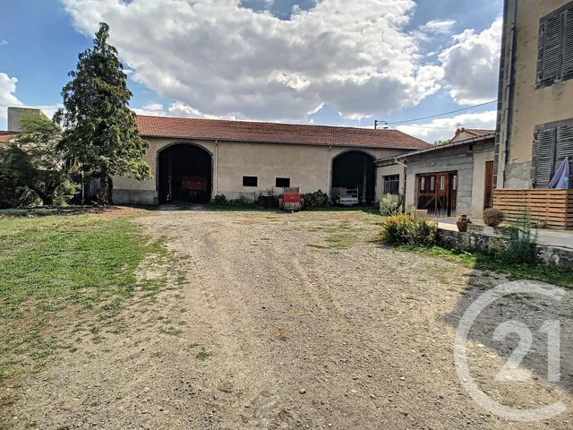 maison à vendre - 8 pièces - 241.12 m2 - SURAT - 63 - AUVERGNE - Century 21 Agence Girard maison à vendre - 8 pièces - 241.12 m2 - SURAT - 63 - AUVERGNE - Century 21 Agence Girard