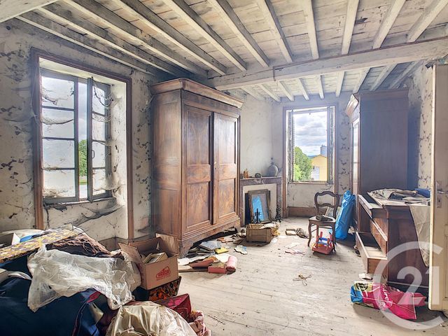 maison à vendre - 8 pièces - 241.12 m2 - SURAT - 63 - AUVERGNE - Century 21 Agence Girard maison à vendre - 8 pièces - 241.12 m2 - SURAT - 63 - AUVERGNE - Century 21 Agence Girard
