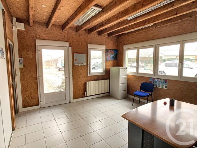 Afficher la photo en grand maison à vendre - 3 pièces - 280.0 m2 - ST BONNET PRES RIOM - 63 - AUVERGNE - Century 21 Agence Girard
