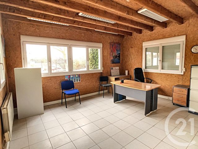 Afficher la photo en grand maison à vendre - 3 pièces - 280.0 m2 - ST BONNET PRES RIOM - 63 - AUVERGNE - Century 21 Agence Girard