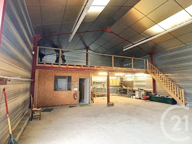 Afficher la photo en grand maison à vendre - 3 pièces - 280.0 m2 - ST BONNET PRES RIOM - 63 - AUVERGNE - Century 21 Agence Girard