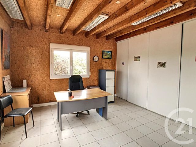 Afficher la photo en grand maison à vendre - 3 pièces - 280.0 m2 - ST BONNET PRES RIOM - 63 - AUVERGNE - Century 21 Agence Girard