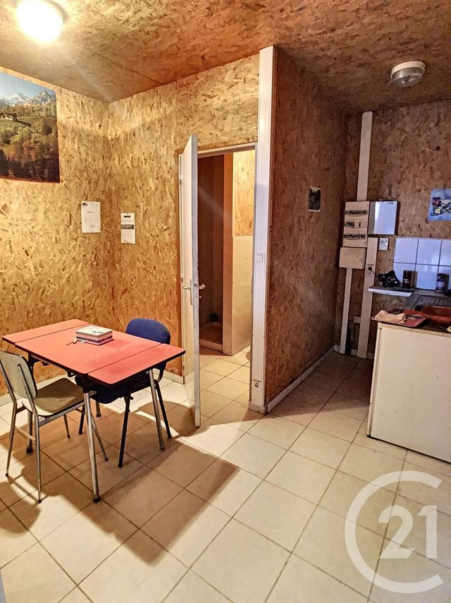 Afficher la photo en grand maison à vendre - 3 pièces - 280.0 m2 - ST BONNET PRES RIOM - 63 - AUVERGNE - Century 21 Agence Girard