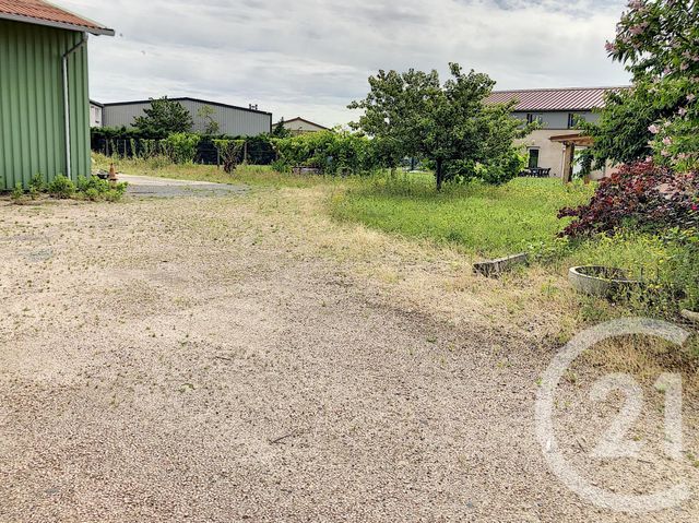 Afficher la photo en grand maison à vendre - 3 pièces - 280.0 m2 - ST BONNET PRES RIOM - 63 - AUVERGNE - Century 21 Agence Girard