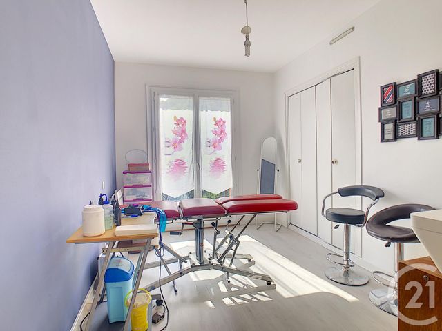 maison à vendre - 8 pièces - 216.73 m2 - CHATELGUYON - 63 - AUVERGNE - Century 21 Agence Girard maison à vendre - 8 pièces - 216.73 m2 - CHATELGUYON - 63 - AUVERGNE - Century 21 Agence Girard