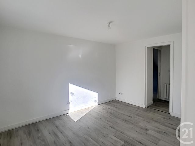 maison à louer - 3 pièces - 70.55 m2 - ST GEORGES DE MONS - 63 - AUVERGNE - Century 21 Agence Girard maison à louer - 3 pièces - 70.55 m2 - ST GEORGES DE MONS - 63 - AUVERGNE - Century 21 Agence Girard