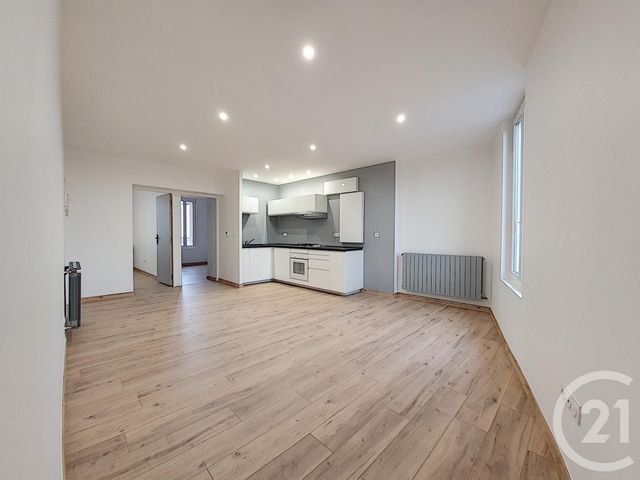 Appartement T3 à vendre - 3 pièces - 56.27 m2 - RIOM - 63 - AUVERGNE - Century 21 Agence Girard Appartement T3 à vendre - 3 pièces - 56.27 m2 - RIOM - 63 - AUVERGNE - Century 21 Agence Girard