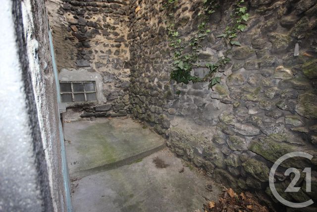 Studio à louer - 1 pièce - 19.37 m2 - RIOM - 63 - AUVERGNE - Century 21 Agence Girard Studio à louer - 1 pièce - 19.37 m2 - RIOM - 63 - AUVERGNE - Century 21 Agence Girard