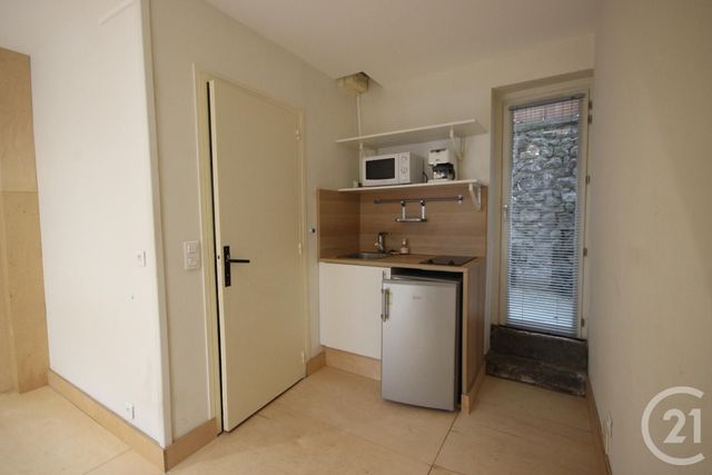 Studio à louer - 1 pièce - 19.37 m2 - RIOM - 63 - AUVERGNE - Century 21 Agence Girard Studio à louer - 1 pièce - 19.37 m2 - RIOM - 63 - AUVERGNE - Century 21 Agence Girard