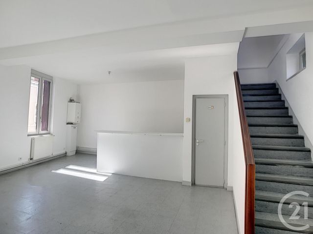 Appartement F3 à louer - 3 pièces - 76.74 m2 - AIGUEPERSE - 63 - AUVERGNE - Century 21 Agence Girard Appartement F3 à louer - 3 pièces - 76.74 m2 - AIGUEPERSE - 63 - AUVERGNE - Century 21 Agence Girard