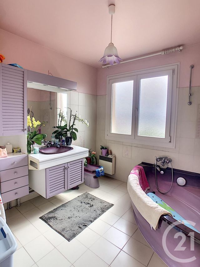 Afficher la photo en grand maison à vendre - 8 pièces - 216.0 m2 - MOZAC - 63 - AUVERGNE - Century 21 Agence Girard