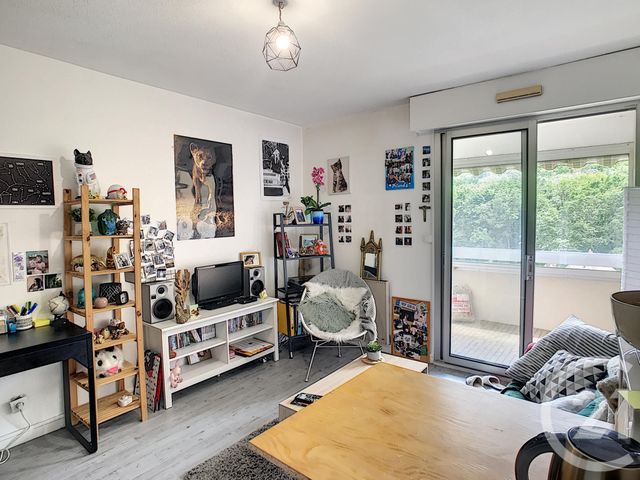 Afficher la photo en grand Studio à louer - 1 pièce - 20.66 m2 - CHATELGUYON - 63 - AUVERGNE - Century 21 Agence Girard