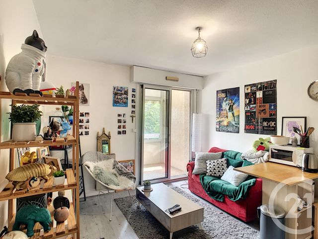 Afficher la photo en grand Studio à louer - 1 pièce - 20.66 m2 - CHATELGUYON - 63 - AUVERGNE - Century 21 Agence Girard