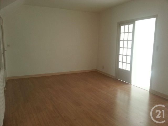 Afficher la photo en grand Appartement F2 à louer - 2 pièces - 61.4 m2 - RIOM - 63 - AUVERGNE - Century 21 Agence Girard