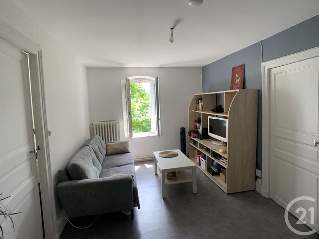 Afficher la photo en grand Appartement F2 à louer - 2 pièces - 45.04 m2 - RIOM - 63 - AUVERGNE - Century 21 Agence Girard