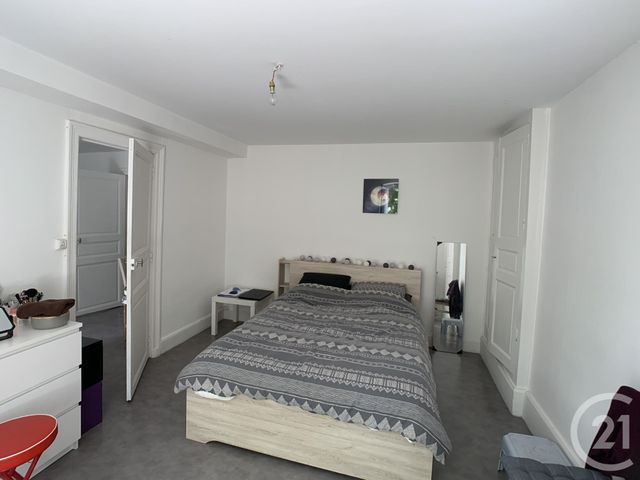 Afficher la photo en grand Appartement F2 à louer - 2 pièces - 45.04 m2 - RIOM - 63 - AUVERGNE - Century 21 Agence Girard