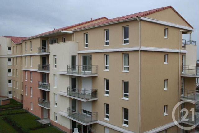 Afficher la photo en grand parking à louer - 20.0 m2 - RIOM - 63 - AUVERGNE - Century 21 Agence Girard