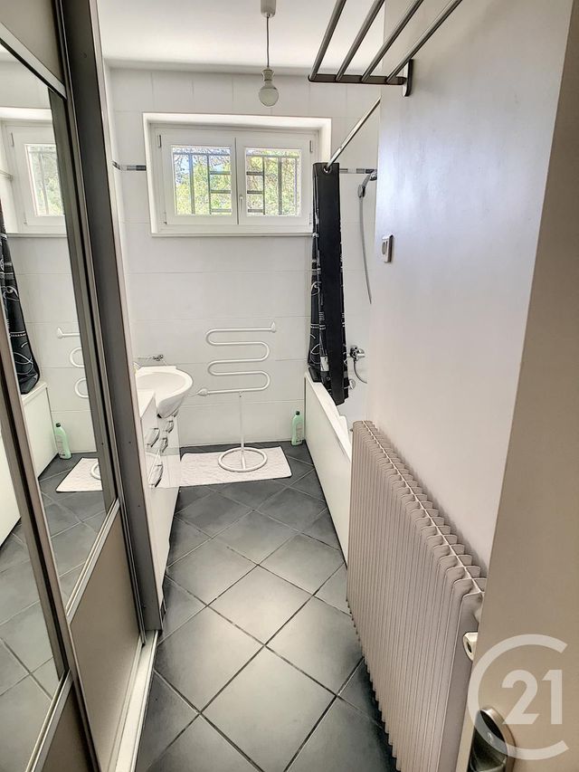 Afficher la photo en grand maison à louer - 5 pièces - 134.0 m2 - LA MOUTADE - 63 - AUVERGNE - Century 21 Agence Girard