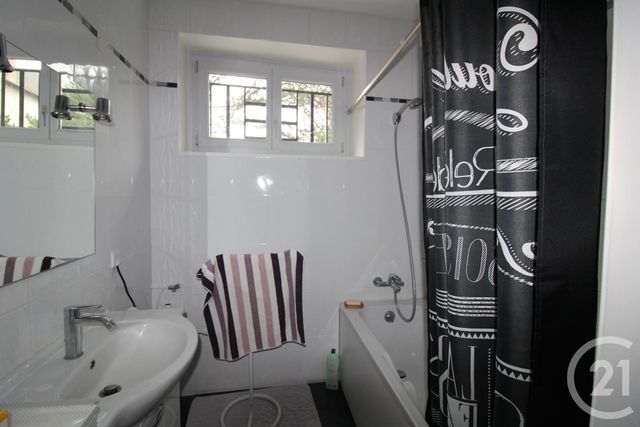 Afficher la photo en grand maison à louer - 5 pièces - 134.0 m2 - LA MOUTADE - 63 - AUVERGNE - Century 21 Agence Girard