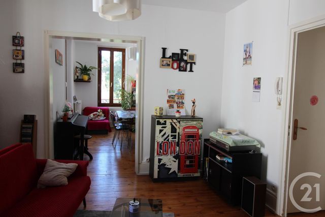 Afficher la photo en grand Appartement F4 à louer - 4 pièces - 80.0 m2 - CHATEL GUYON - 63 - AUVERGNE - Century 21 Agence Girard