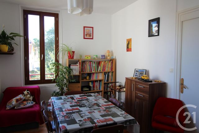 Afficher la photo en grand Appartement F4 à louer - 4 pièces - 80.0 m2 - CHATEL GUYON - 63 - AUVERGNE - Century 21 Agence Girard