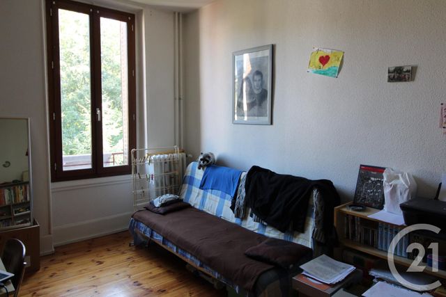 Afficher la photo en grand Appartement F4 à louer - 4 pièces - 80.0 m2 - CHATEL GUYON - 63 - AUVERGNE - Century 21 Agence Girard