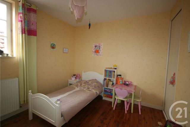 Afficher la photo en grand Appartement F3 à louer - 3 pièces - 76.73 m2 - PUY GUILLAUME - 63 - AUVERGNE - Century 21 Agence Girard