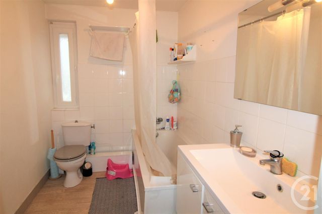 Afficher la photo en grand maison à louer - 4 pièces - 104.29 m2 - VARENNES SUR MORGE - 63 - AUVERGNE - Century 21 Agence Girard