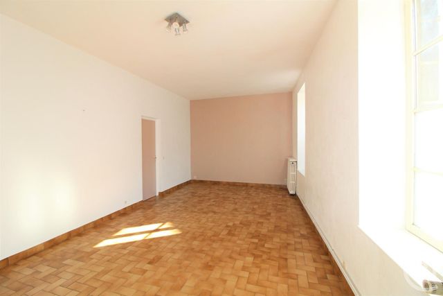 Afficher la photo en grand Appartement F3 à louer - 3 pièces - 63.73 m2 - RIOM - 63 - AUVERGNE - Century 21 Agence Girard
