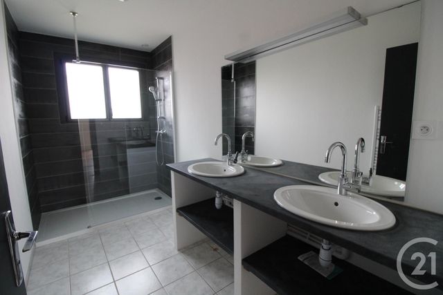 maison à vendre - 4 pièces - 135.0 m2 - CHATEAUGAY - 63 - AUVERGNE - Century 21 Agence Girard