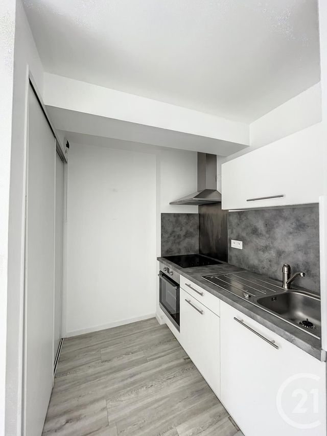 Appartement F1 à louer - 1 pièce - 25.8 m2 - RIOM - 63 - AUVERGNE - Century 21 Agence Girard