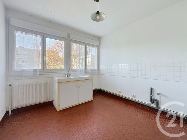 Appartement F4 à vendre - 4 pièces - 74.0 m2 - RIOM - 63 - AUVERGNE - Century 21 Agence Girard