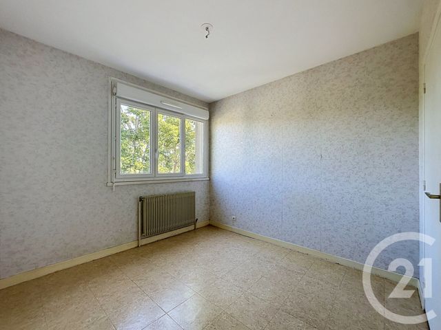 Appartement F4 à vendre - 4 pièces - 74.0 m2 - RIOM - 63 - AUVERGNE - Century 21 Agence Girard