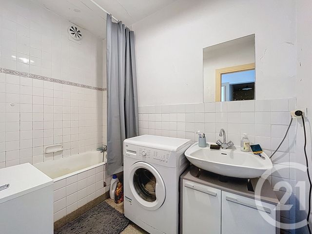 Appartement F4 à vendre - 4 pièces - 74.0 m2 - RIOM - 63 - AUVERGNE - Century 21 Agence Girard