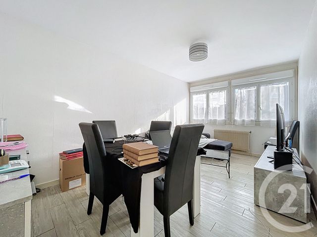 Appartement F4 à vendre - 4 pièces - 74.0 m2 - RIOM - 63 - AUVERGNE - Century 21 Agence Girard