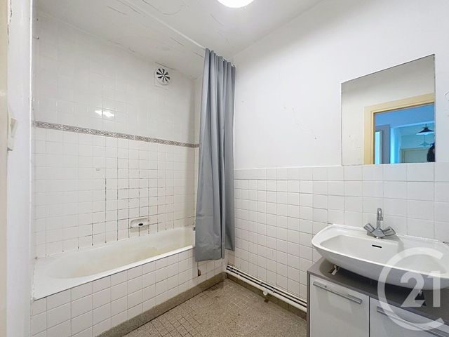 Appartement F4 à vendre - 4 pièces - 74.0 m2 - RIOM - 63 - AUVERGNE - Century 21 Agence Girard