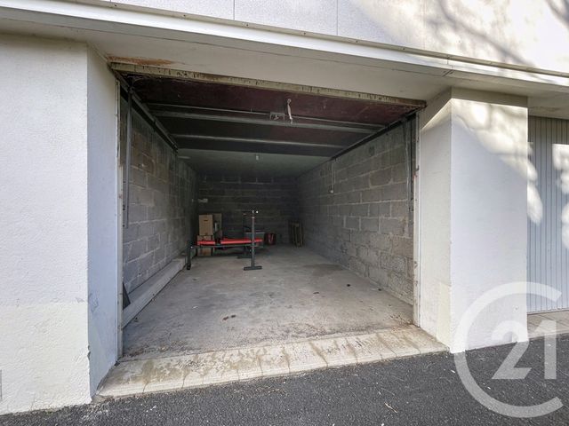 Appartement F4 à vendre - 4 pièces - 74.0 m2 - RIOM - 63 - AUVERGNE - Century 21 Agence Girard