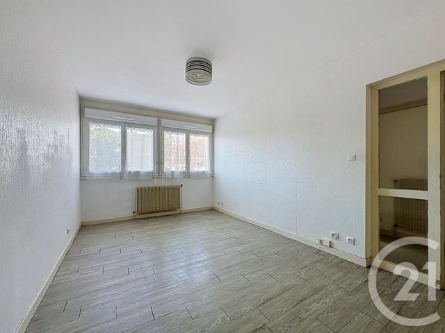 Appartement F4 à vendre - 4 pièces - 74.0 m2 - RIOM - 63 - AUVERGNE - Century 21 Agence Girard