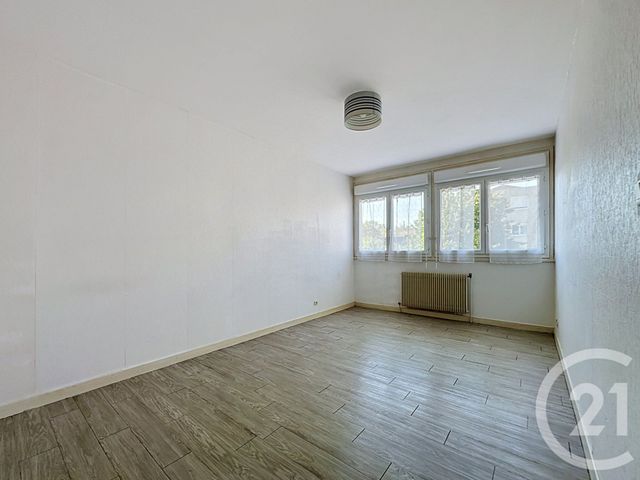 Appartement F4 à vendre - 4 pièces - 74.0 m2 - RIOM - 63 - AUVERGNE - Century 21 Agence Girard