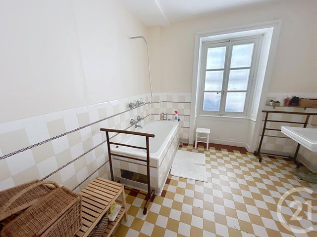 maison à vendre - 13 pièces - 415.0 m2 - CHAMBARON SUR MORGE - 63 - AUVERGNE - Century 21 Agence Girard