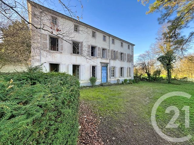 maison à vendre - 13 pièces - 415.0 m2 - CHAMBARON SUR MORGE - 63 - AUVERGNE - Century 21 Agence Girard