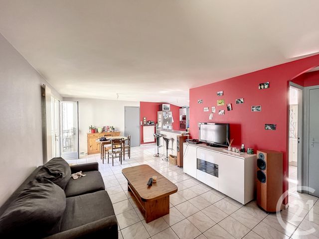 Appartement F3 à louer - 3 pièces - 66.49 m2 - CHATELGUYON - 63 - AUVERGNE - Century 21 Agence Girard